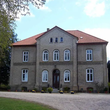 Gut Karlsminde