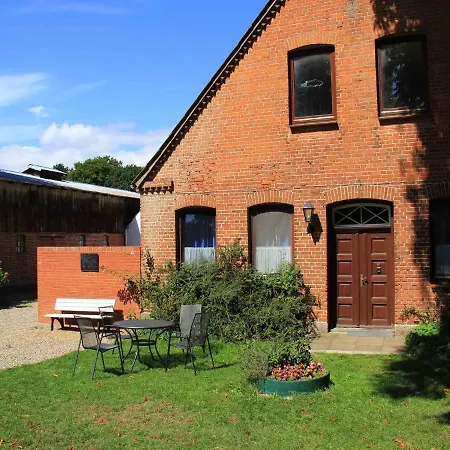 Gut Karlsminde דירה