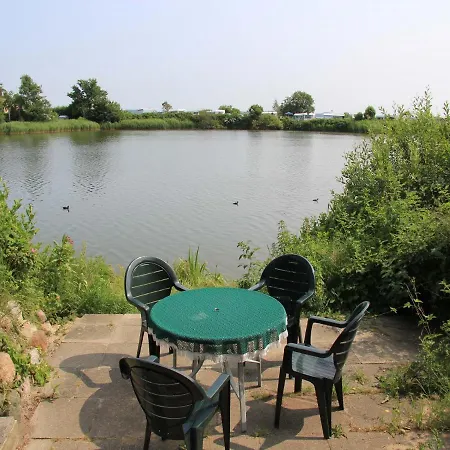 Gut Karlsminde דירה Waabs